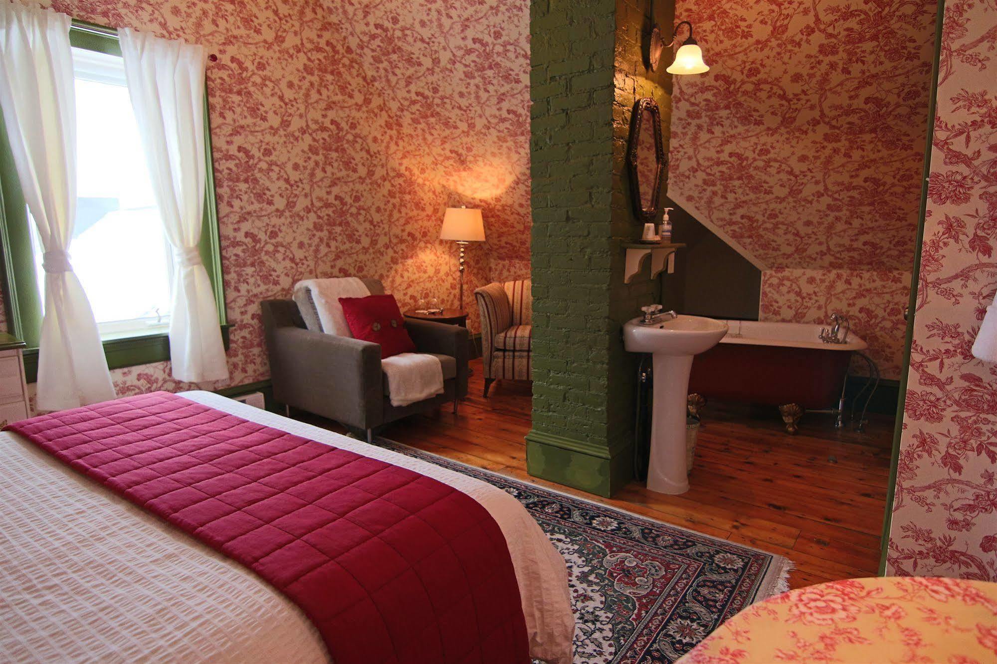 La Belle Victorienne Hotel Magog Eksteriør billede